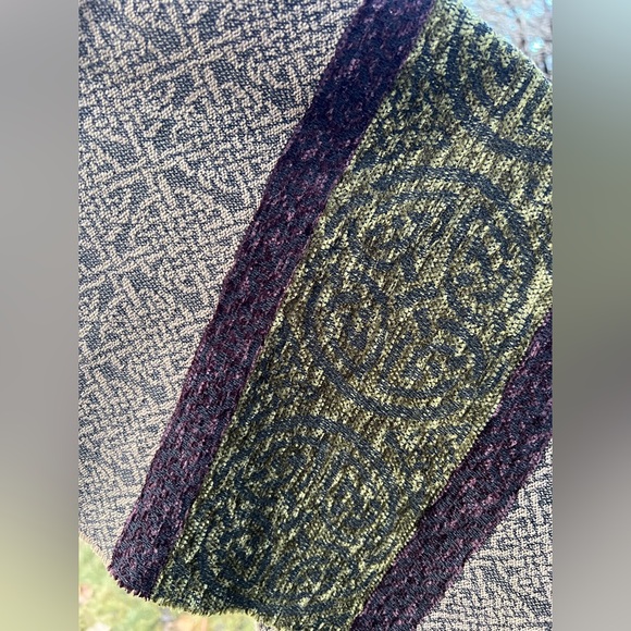 🏴󠁧󠁢󠁳󠁣󠁴󠁿Wool Blend Scarf by Calzeat Celtic Collection | Made in Scotland 15”x61” - Picture 14 of 17